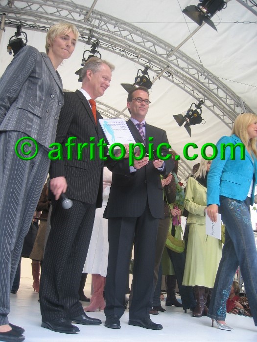 ../Images/Krefeld-Strssenmodenschau-2005 117.jpg